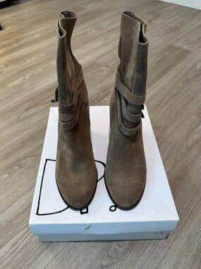 BP Trolley Lea Taupe Suede Wrap Strap Ankle Bootie Size 7